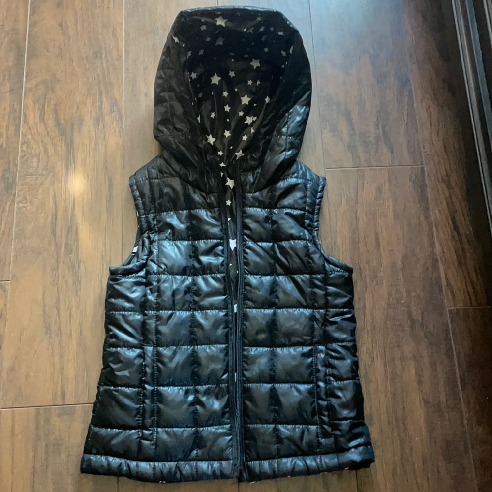 Girls size 8/10 puffer vest NWOT